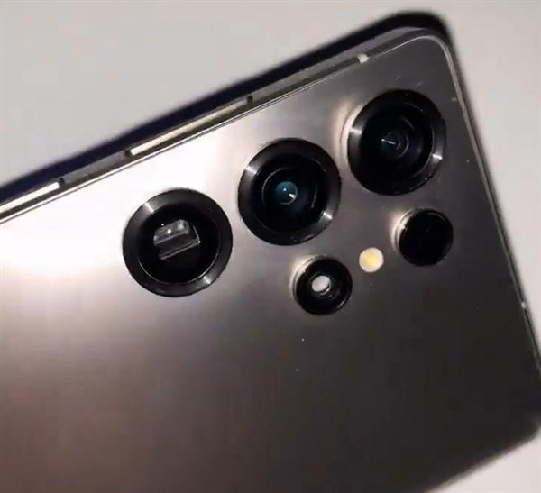 三星Galaxy S25 Ultra真机首曝:边框更窄 钛灰色机身满满科技感
