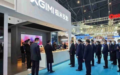 极米科技子公司获主机厂项目定点，将供应智能座舱显示产品