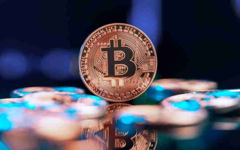 比特币飙升至创纪录的高位，从一月份起先前的高峰