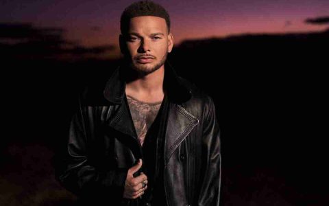 凯恩·布朗（Kane Brown）在“代币伴郎”（Token Groomsman）中首次亮相。