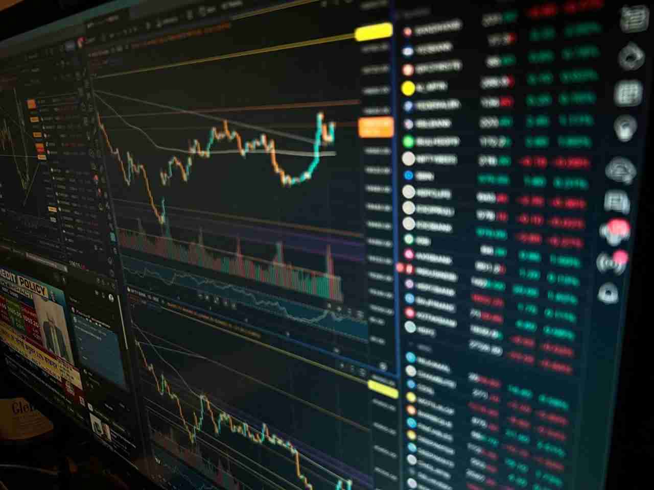 根据CoinMarketCap的数据,今天的十大趋势加密货币