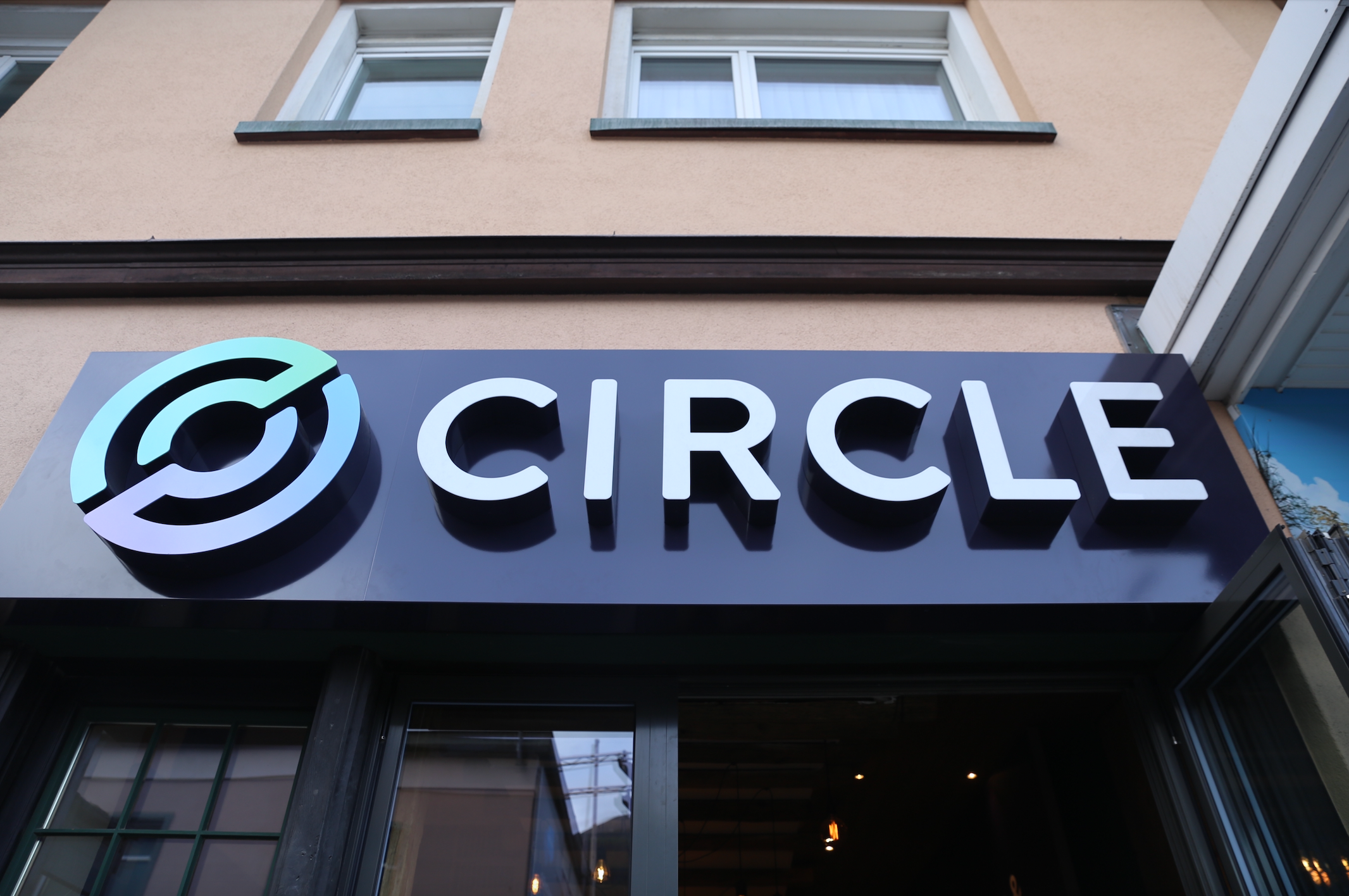 Circle Priect的首次公开募股(IPO),每股31美元,高于预期范围24至26美元
