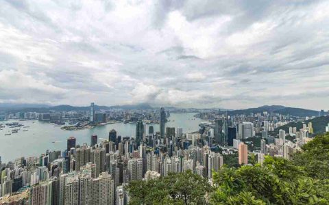 香港为专业投资者推出虚拟资产衍生品