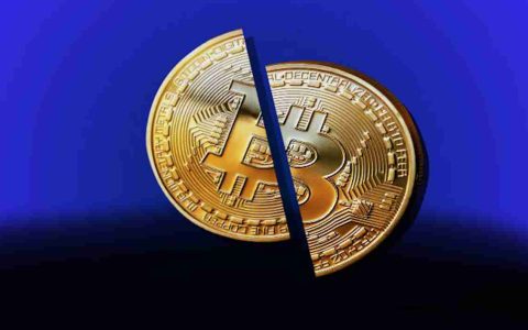 BTC减半周期承诺在2025年$ 18万比特币集会