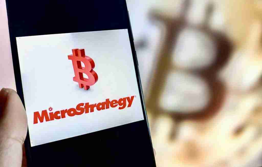 策略在比特币上花费1.1亿美元,持有582,000 BTC