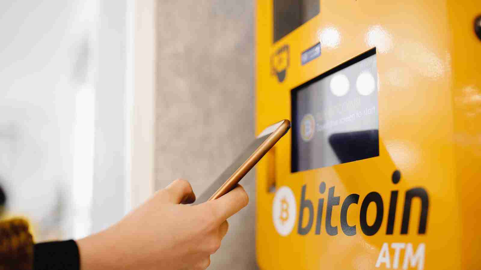 雅典娜比特币和加密ATMS:骗局镇压和转售股票?