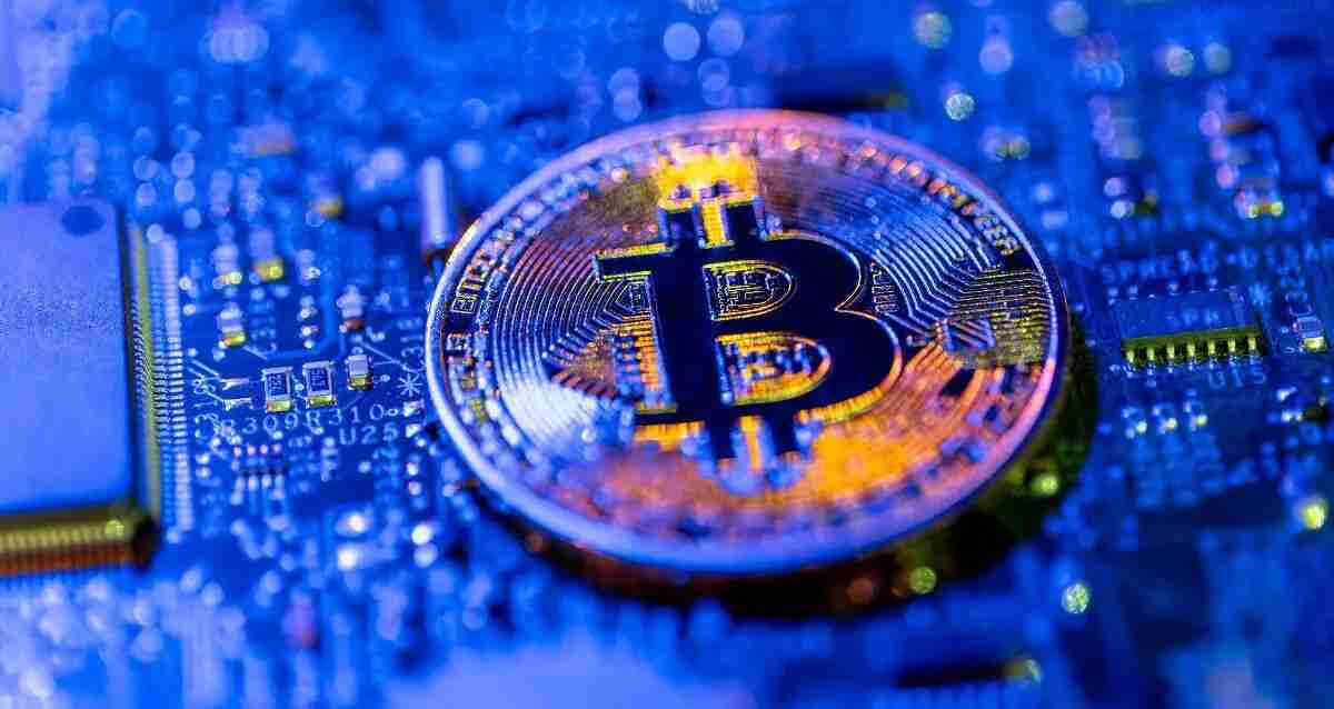 btc价格预测:技术分析和市场情绪表明2025年10月可能出现突破