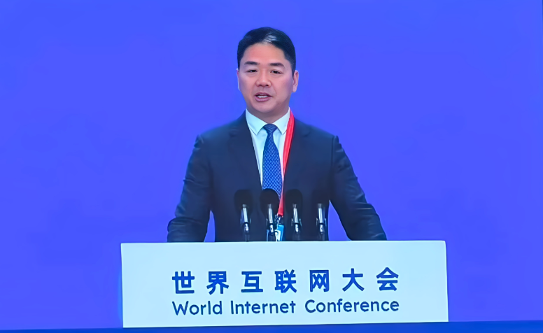 重磅回归!刘强东现身互联网大会,野心不止AI