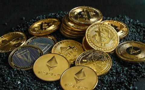 什么是“死亡螺旋”？LUNA和UST崩盘事件全解析