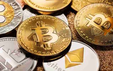 2025选择AI股票还是AI加密货币？值得关注的十大AI加密代币有哪些？