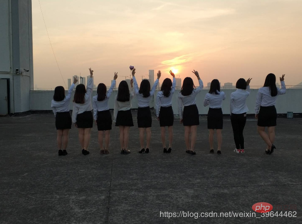 如何在css上让图片居中、图片适应