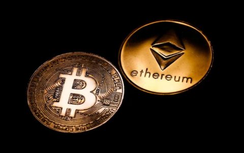 BTC、ETH短线震荡下跌，过去 4小时爆仓约3000万美元，主爆多单